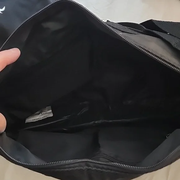 Maple leaf packable adjustable shoukder strap - Picture 5 of 9